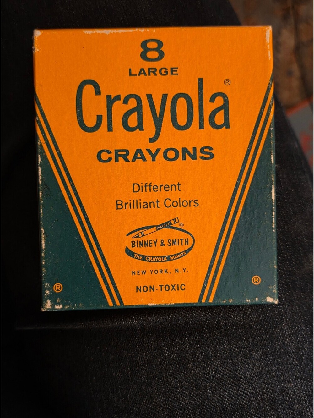Vintage 1970s Binney & Smith Crayola 8 Large Crayons Box – Pre-1987 USA